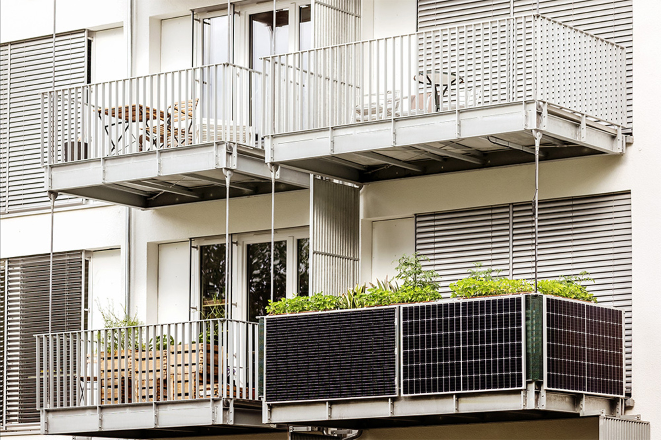 Balkon­kraftwerk bei Green Solar Cologne Elektroinstallation in Köln