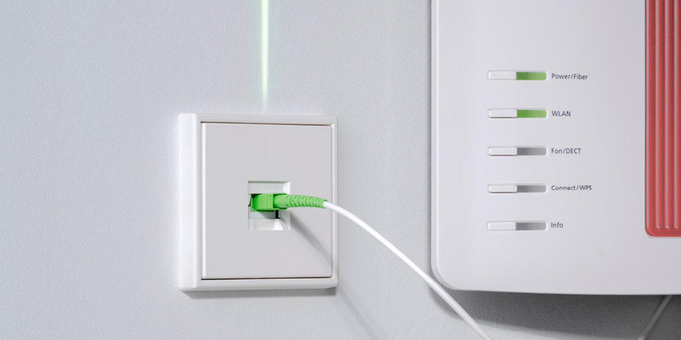 Die neuen Glasfaser-Anschlussdosen bei Green Solar Cologne Elektroinstallation in Köln